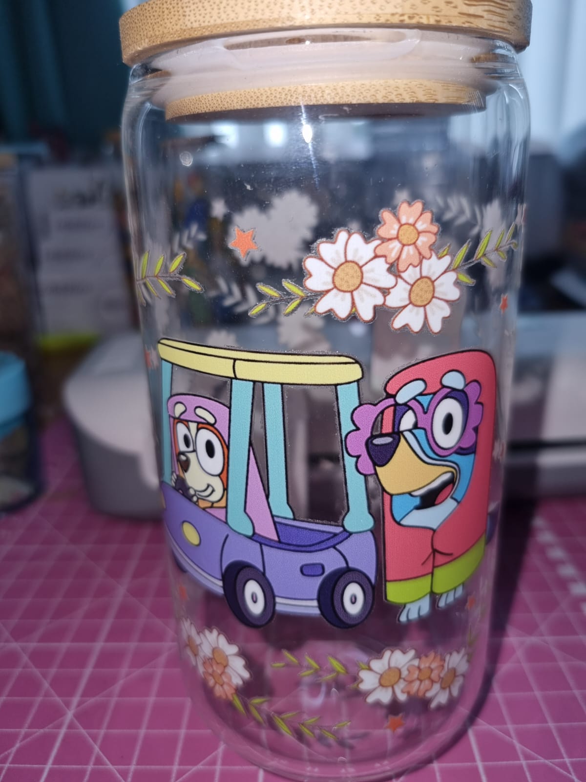 "Grannies" Glass Tumbler with lid & straw